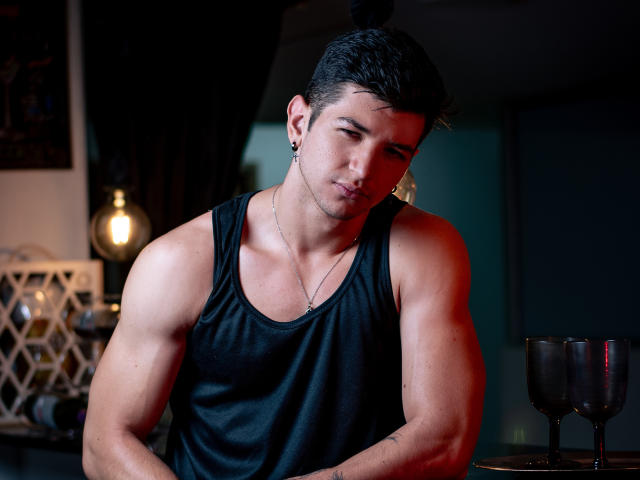 ZackCooper - Live sex cam - 18615942