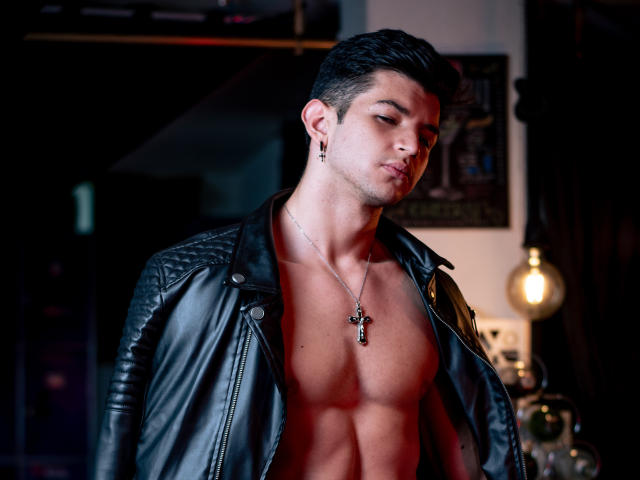 ZackCooper - Sexe cam en vivo - 18615950