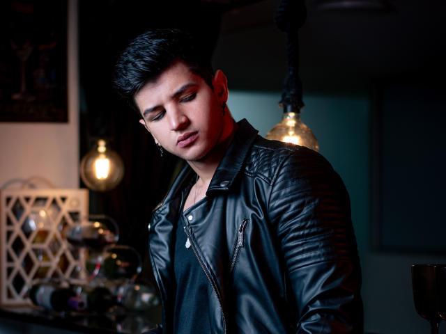 ZackCooper - Live Sex Cam - 18615974