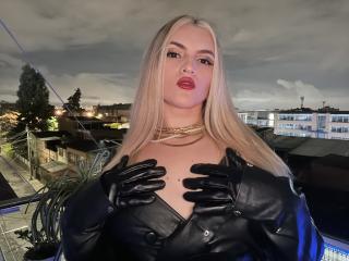 FiorellaStrong - Live porn & sex cam - 18625858