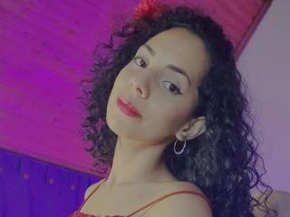 MoniqueCurlz - Live sex cam - 18632098