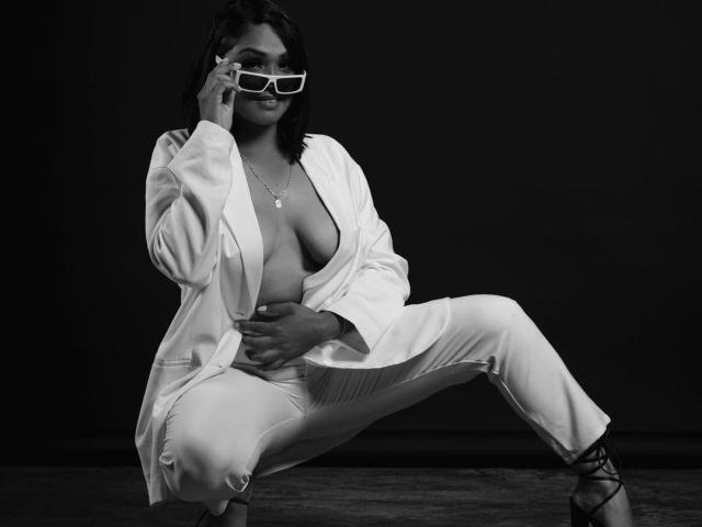 IntiAmor - Live sex cam - 18640986