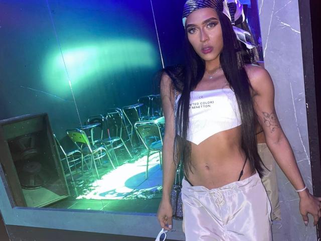 SweetKhloeTs - Live sexe cam - 18643178