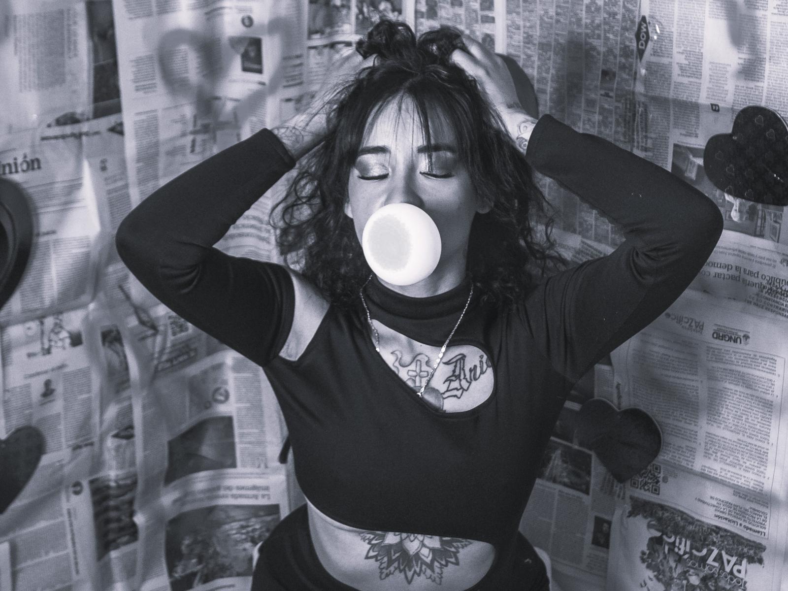 KimDiamonds - פורנו בשידור חי ומצלמת סקס - 18657154