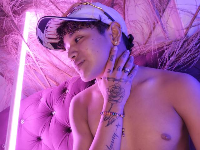 AlexAddams - Live Sex Cam - 18665762