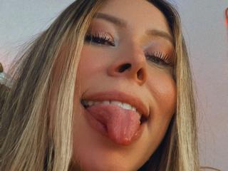 JanneLowry - Live porn & sex cam - 18667558