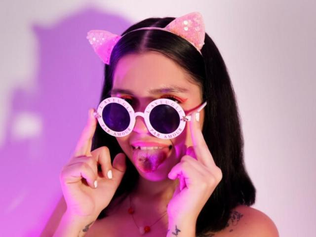 AlesaTovar - Live sex cam - 18679994