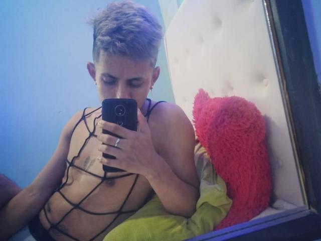 JeanPoolx - Live sex cam - 18686394