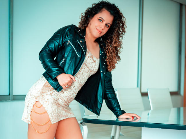 AliceMorgans - Live Sex Cam - 18687778