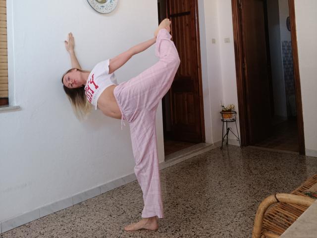 Saveta - Live sex cam - 18694302