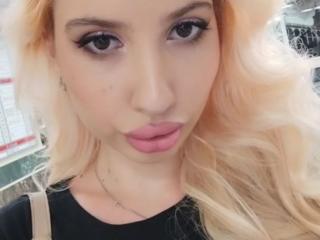 ElzaKom - Live sex cam - 18704722