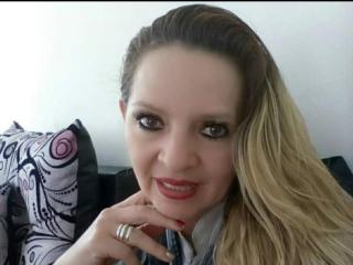 CharllotteGrey - Live porn & sex cam - 18717570