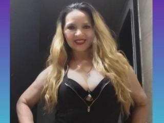 CharllotteGrey - Live porn & sex cam - 18717578