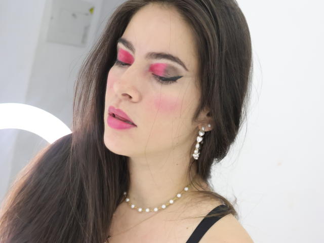 ChristineBray - Live porn &amp; sex cam - 18719098