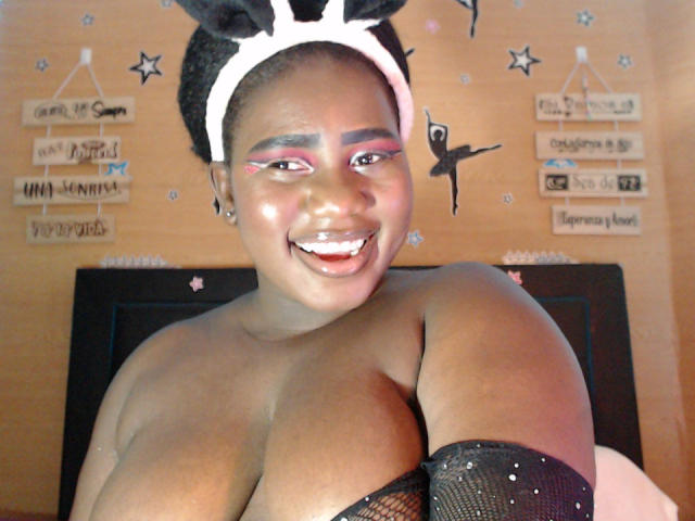 Dilay - Live porn &amp; sex cam - 18719450