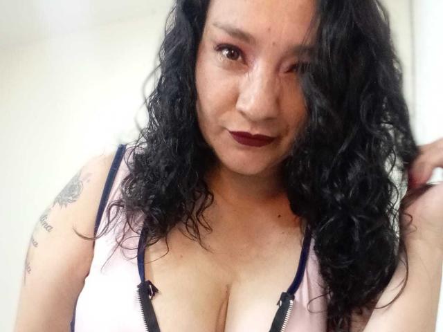 AlaiaDolly - Live Sex Cam - 18730070