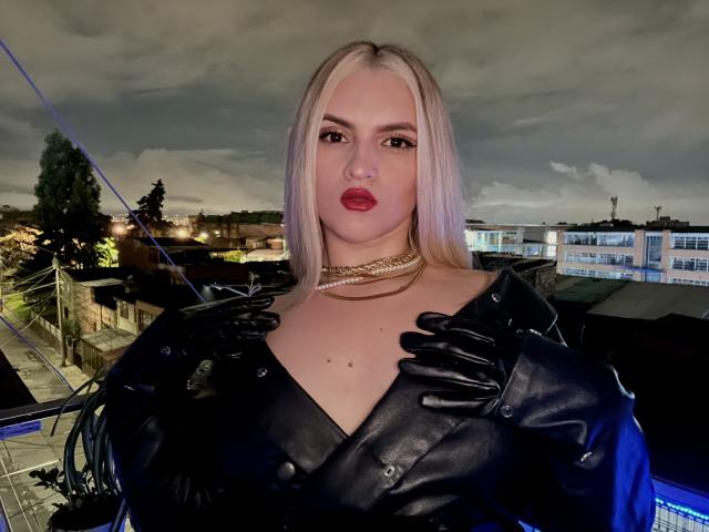 FiorellaStrong - Live sex cam - 18732366