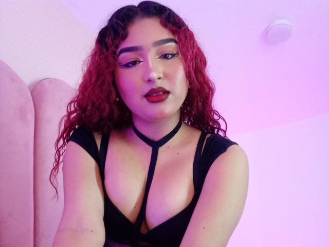 SaraSpanic - Live Sex Cam - 18737350