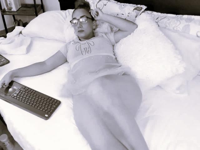 AmberDemons - Live Sex Cam - 18744406