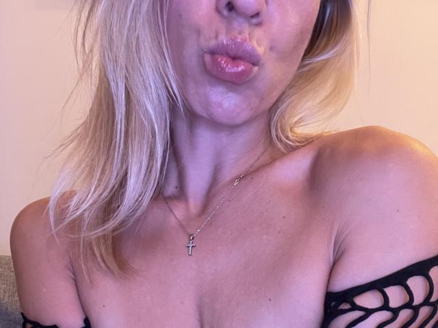 SandraSwweet - Live porn &amp; sex cam - 18748346