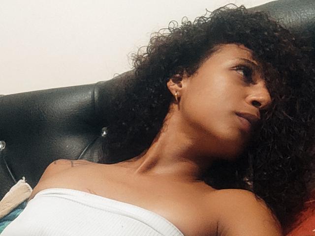 SexyBrunetteQueen - Live sex cam - 18751410