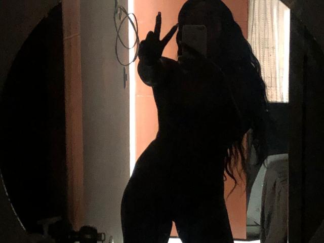 BlackRoseLatina - Live Sex Cam - 18757354