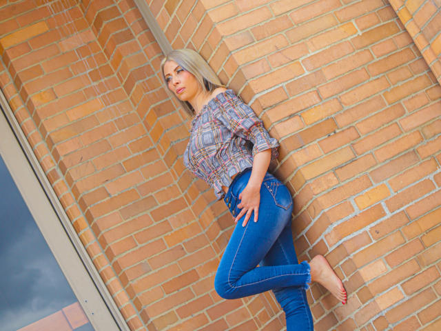 MiaLaurenty - Sexe cam en vivo - 18758142