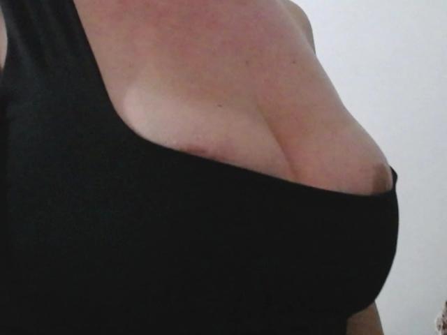 VictoriaKim - Live Sex Cam - 18760646