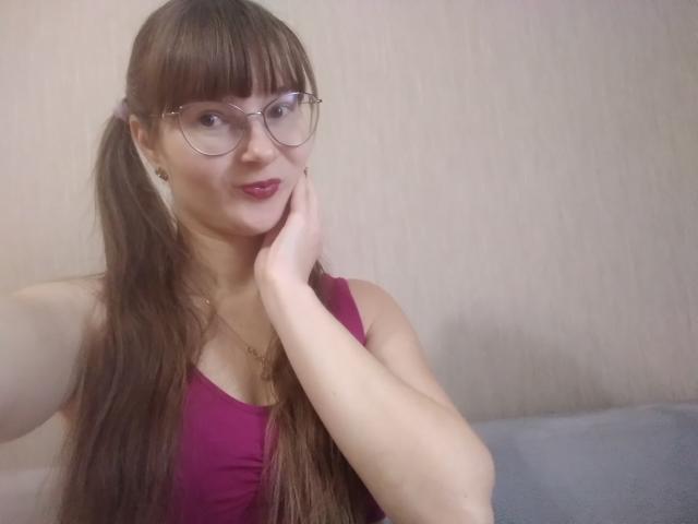 KiraGoldens - Live porn &amp; sex cam - 18783242