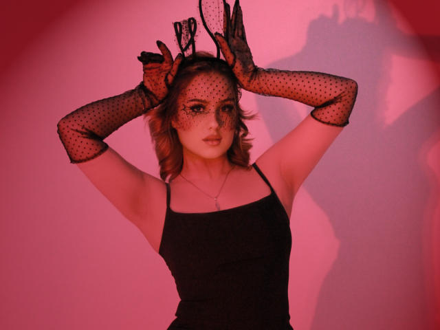 LisaFrancis - Live sex cam - 18786218