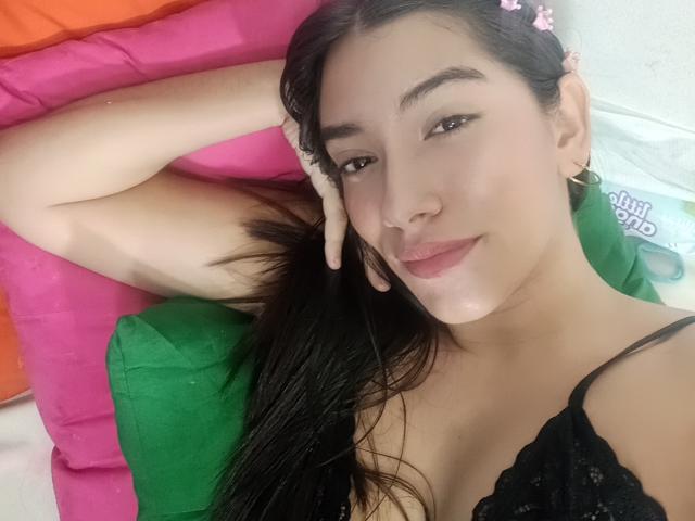 SharonKlart - Live Sex Cam - 18788466