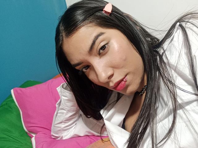 SharonKlart - Live Sex Cam - 18788526