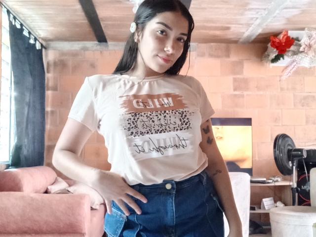 SharonKlart - Live porn &amp; sex cam - 18788530
