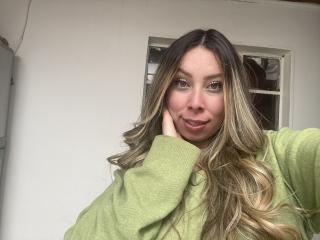 JanneLowry - Live porn & sex cam - 18799770