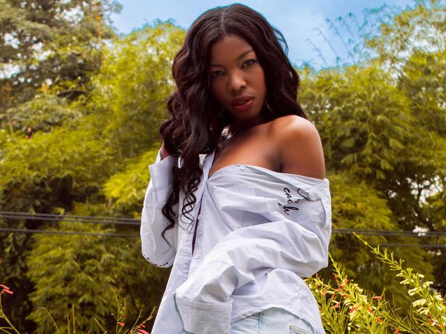 MichelleFlores - Live sex cam - 18800918