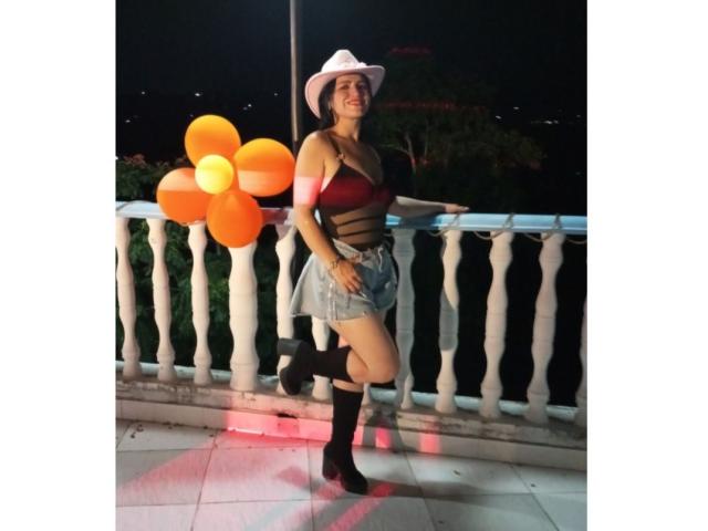 CameronViviane - Live sex cam - 18810338