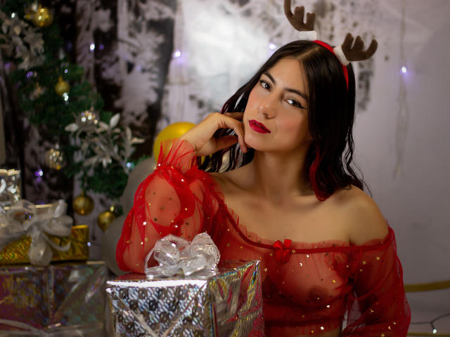 JuliaGarciax - Live sex cam - 18812370