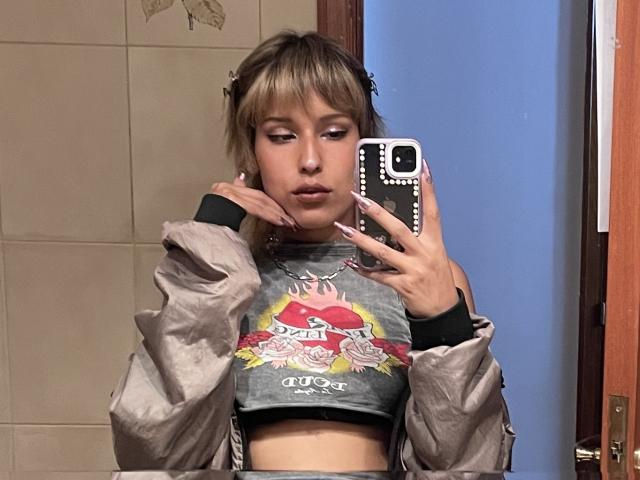 KiaraHernandeez - Sexe cam en vivo - 18834842