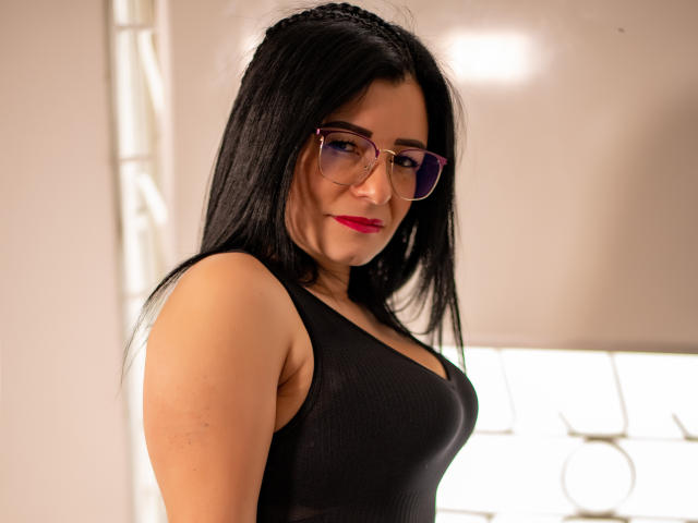 SophiaCruz - Live porn &amp; sex cam - 18841890