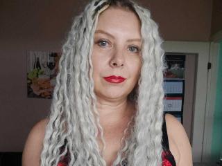 LuxuryWhite - Live sex cam - 18852722