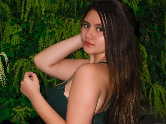 AbbyyCollins - Live Sex Cam - 18855318