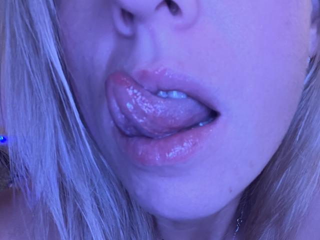 SandraSwweet - Live porn &amp; sex cam - 18857070