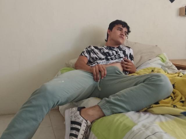 AlexKinter - Live sexe cam - 18862238