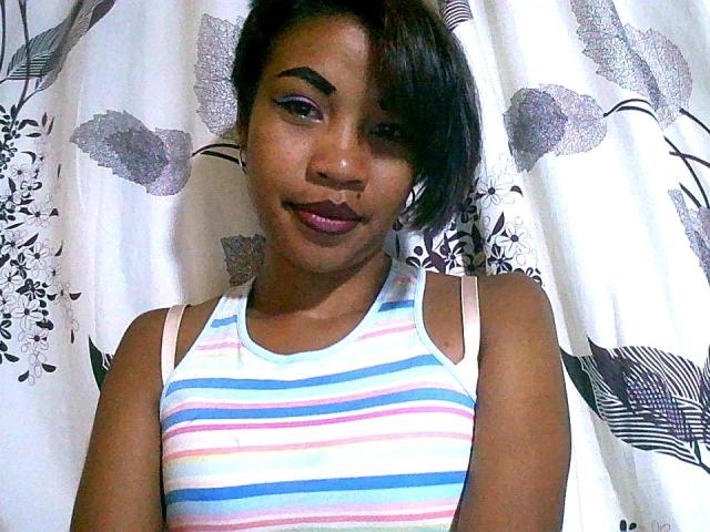 Larrynha - Live sex cam - 18862590