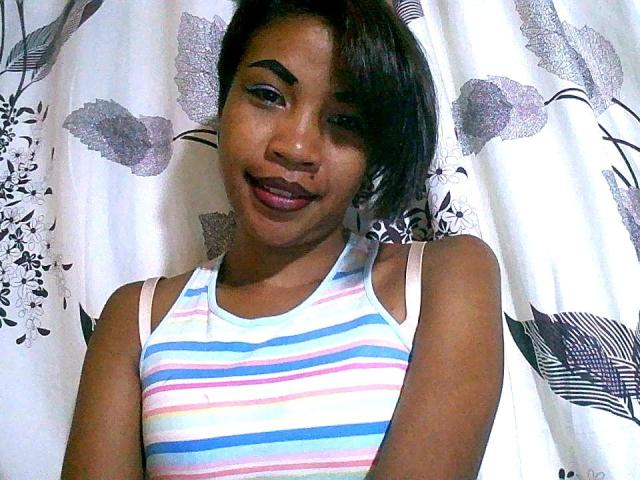 Larrynha - Live sex cam - 18862602