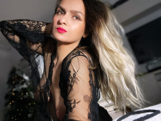 ReveMignoneX - Live porn &amp; sex cam - 18868158