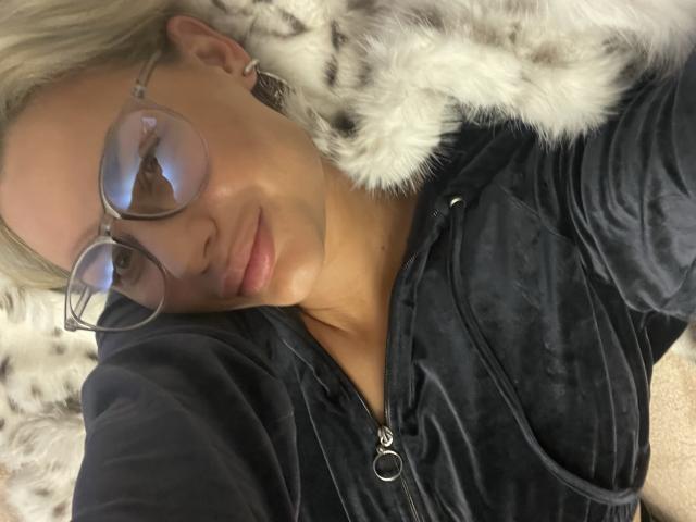 FantasyMonica - Live Sex Cam - 18872182