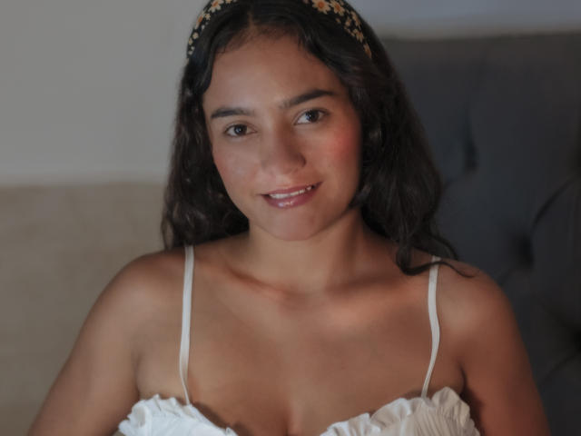 KarlyeKroes - Live sex cam - 18873566
