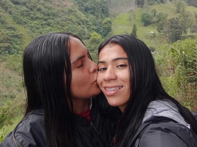 CleoAndAshley - Live sex cam - 18880810