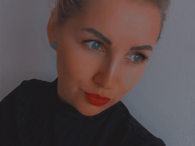 EllenSunset - Live Sex Cam - 18885074